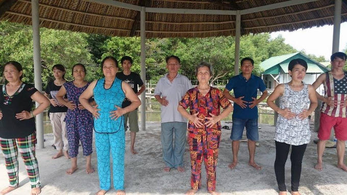 Buổi tập khử trược ngũ tạng của học viên Totha tại khu rừng sinh thái.