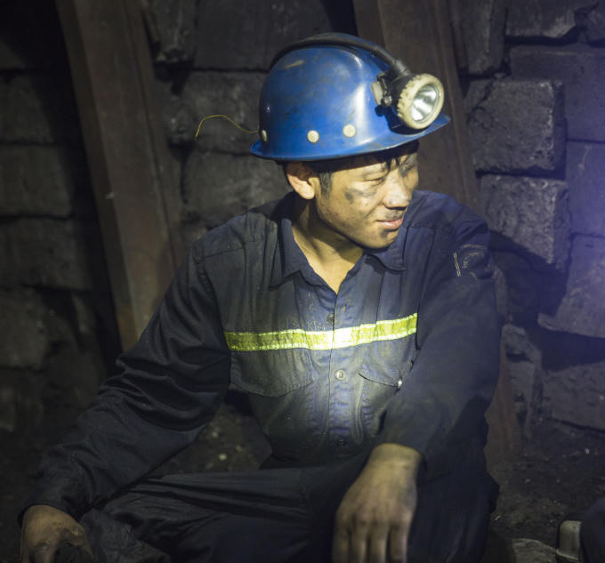 Phút nghỉ ngơi trong hầm lò.