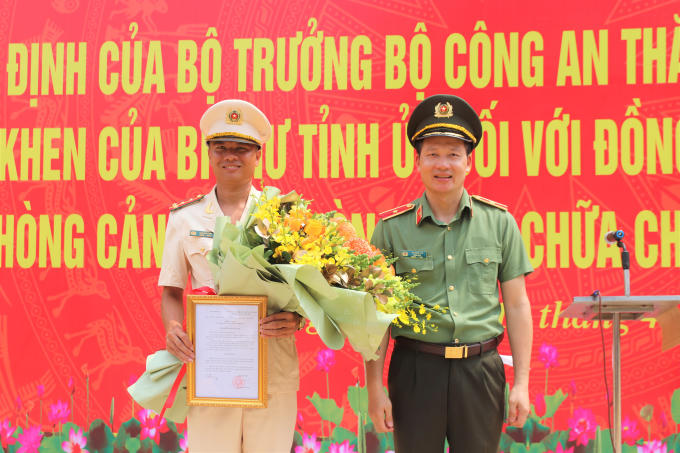 Quyết định thăng vượt cấp từ Trung úy lên Đại úy.