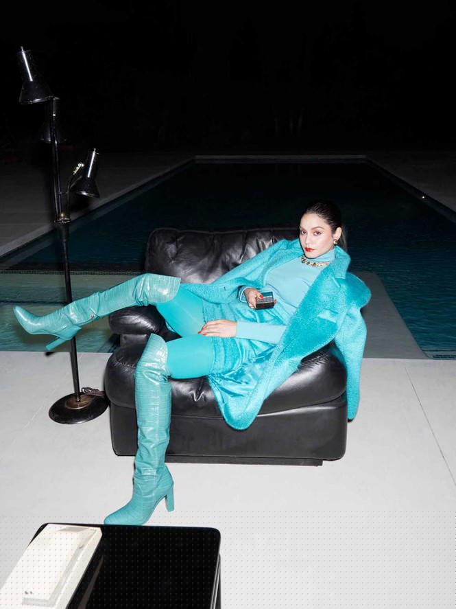 Vanessa Hudgens mặc xuyên thấu 'có như không' gây sốc - ảnh 5