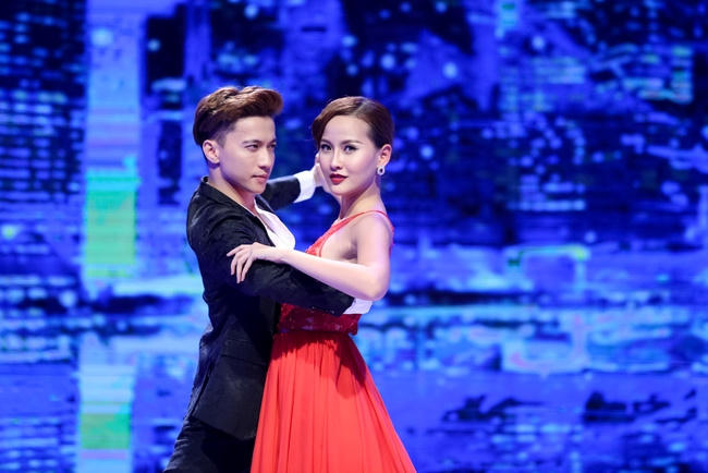 Khánh Ngân cũng hoàn thành tốt bài nhảy của mình.