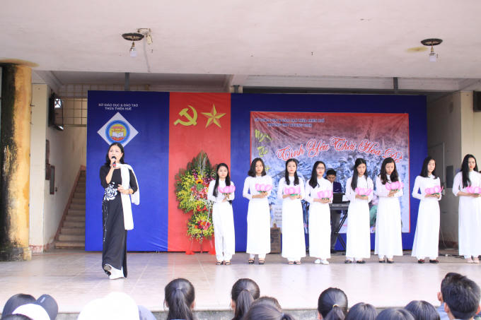 Kỷ niệm ngày thơ Việt Nam là dịp để toàn thể giáo viên và học sinh trường tiếp tục phát huy những giá trị truyền thống văn hóa của dân tộc...