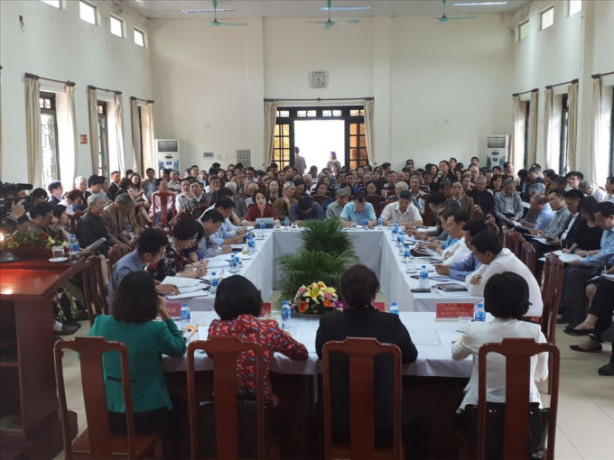 Toàn cảnh phiên tiếp xúc cử tri.
