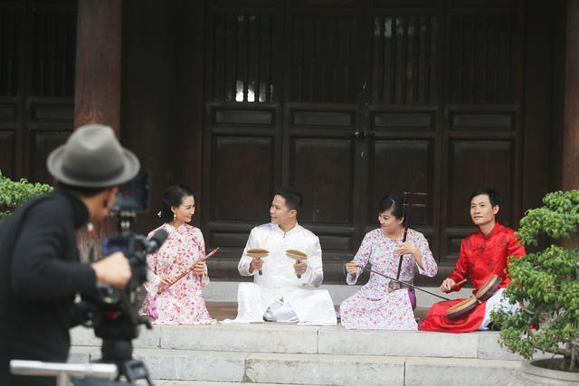 Một hình ảnh được dàn dựng trong MV xẩm "Bốn mùa hoa Hà Nội"