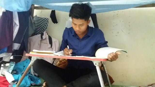 Đinh Đường đang nỗ lực hết mình để học tập, nuôi dưỡng ước mơ xây dựng quê hương