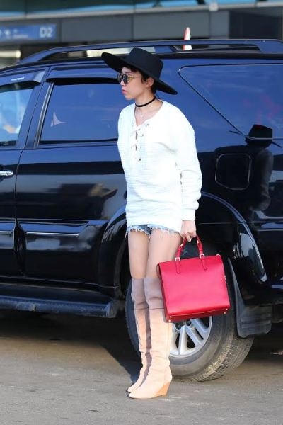 Tóc Tiên với phong các cá tính trước khi lên đường sang Thượng Hải gặp Beckham. Ảnh: internet.