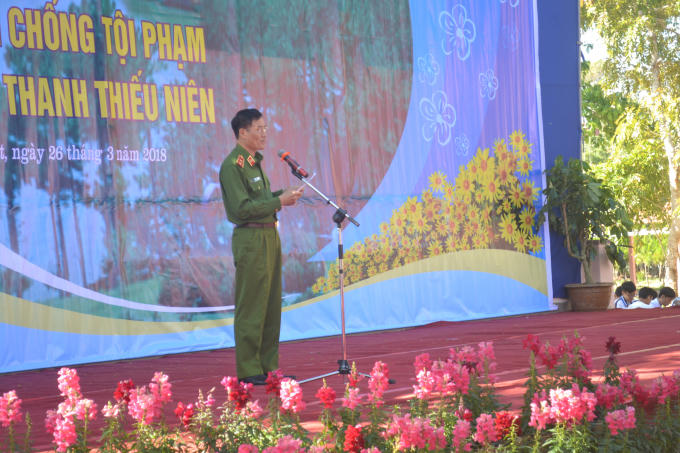 Trung tướng Đỗ Kim Tuyến- Phó Tổng cục trưởng Tổng cục Cảnh sát, Phó Trưởng Ban Chỉ đạo thực hiện Nghị quyết liên tịch 01,03 Trung ương phát biểu tại chương trình.