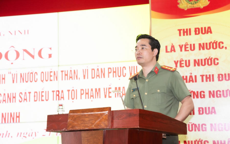 Đại tá Trần Văn Phúc, Giám đốc Công an tỉnh Quảng Ninh phát biểu.