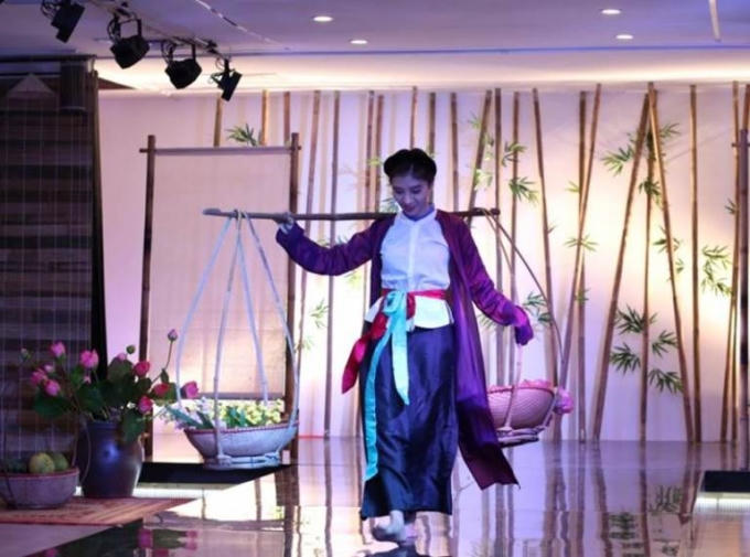 Những bóng hồng thướt tha trong Trang phục Việt Nam qua các thời kỳ