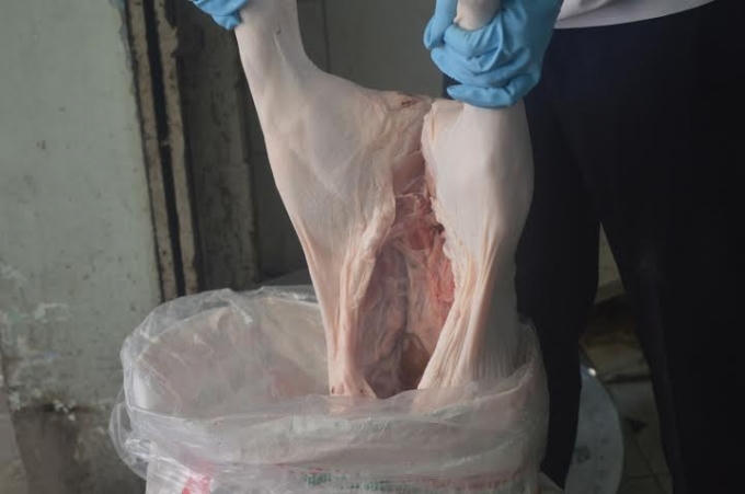 Lô hàng heo sữa đã qua khâu chế biến không rõ nguồn gốc