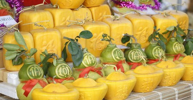 Dưa hấu vuông, dưa hấu thỏi vàng có giá vài triệu đồng/cặp vẫn cháy hàng.