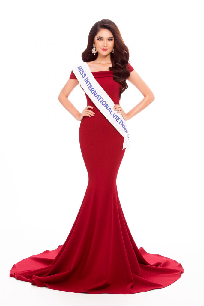 Thuỳ Dung là đại diện Việt Nam tham gia Miss International 2017.