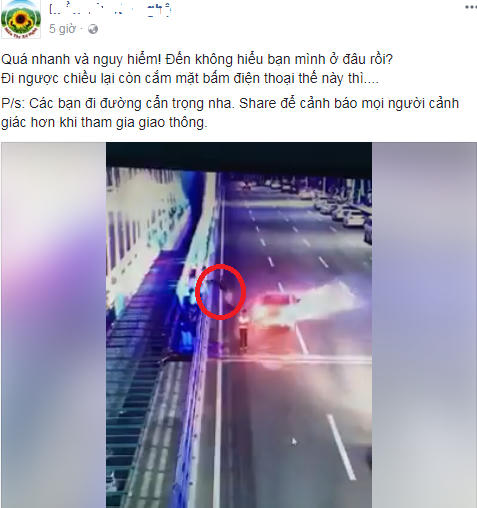 H&igrave;nh&nbsp;ảnh c&ocirc; g&aacute;i bị xe&nbsp;&ocirc; t&ocirc; t&ocirc;ng văng ra khỏi r&agrave;o chắn.( Ảnh chụp&nbsp;từ trang Fb MTXN)