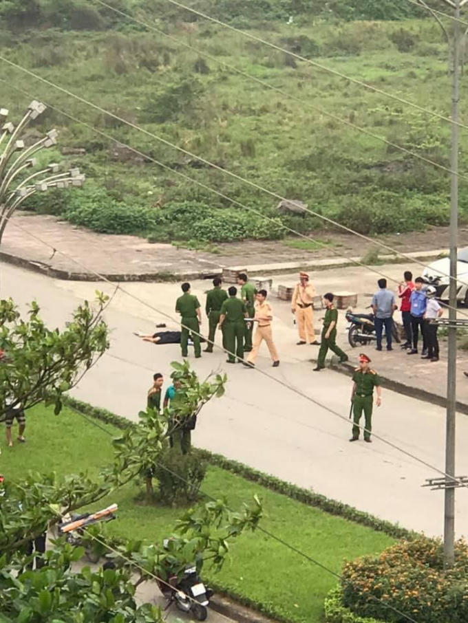 Lực lượng công an nhanh chóng có mặt phong toả hiện trường.