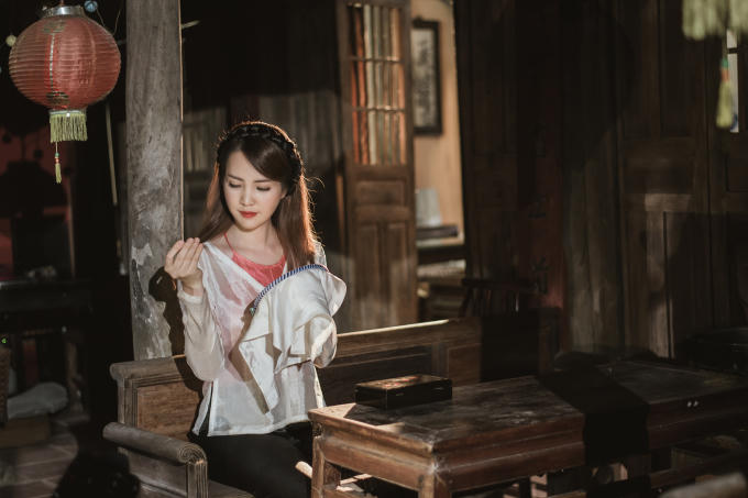 MC Hạnh Ph&uacute;c sợ chồng &Aacute; hậu Thụy V&acirc;n ghen v&igrave; cảnh diễn qu&aacute; t&igrave;nh tứ