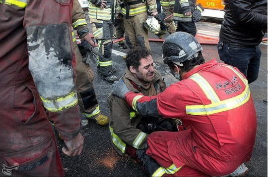 Những đau đớn, mất mát phải gánh chịu sau khi đám cháy được dập tắt. (Ảnh: Reuters)