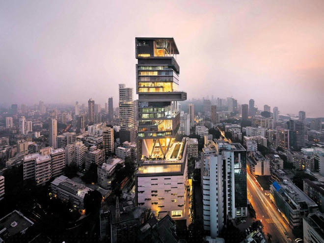 Mukesh Ambani thậm chí xây hẳn 6 tầng trong tư dinh 2 tỷ USD của mình để chứa bộ sưu tập 168 chiếc xe. Ảnh: Getty Images.