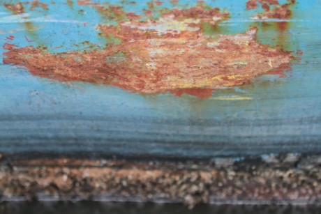 Đến đáy tàu có thiết kế không phù hợp