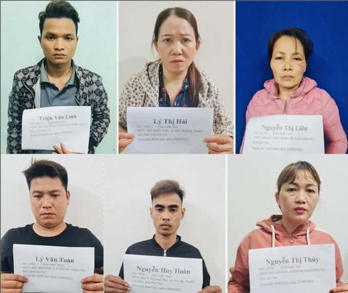 Các đối tượng tại cơ quan Công an.