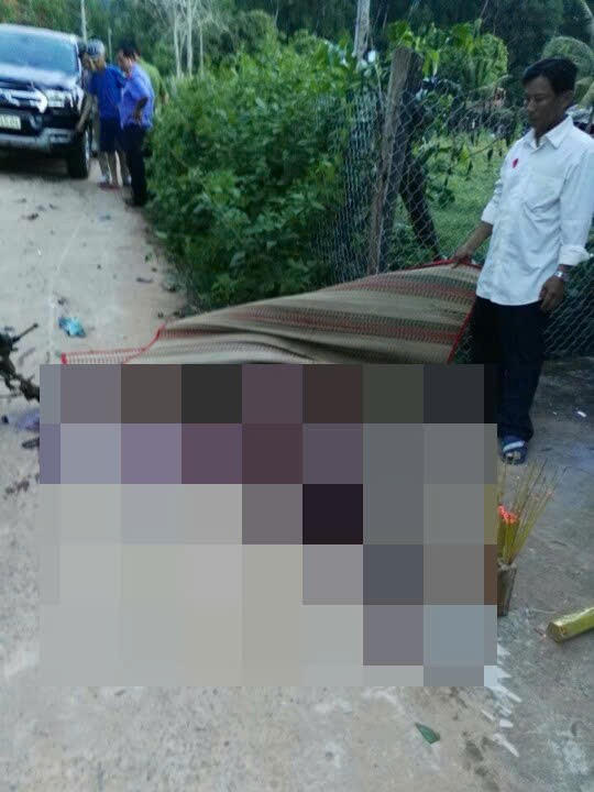 Bản ảnh hiện trường vụ tai nạn cho thấy, sau khi xảy ra va chạm, xe ô tô đã lùi cách điểm gây tai nạn chết người một đoạn. (ảnh do bà Nguyễn Thị Chung cung cấp).