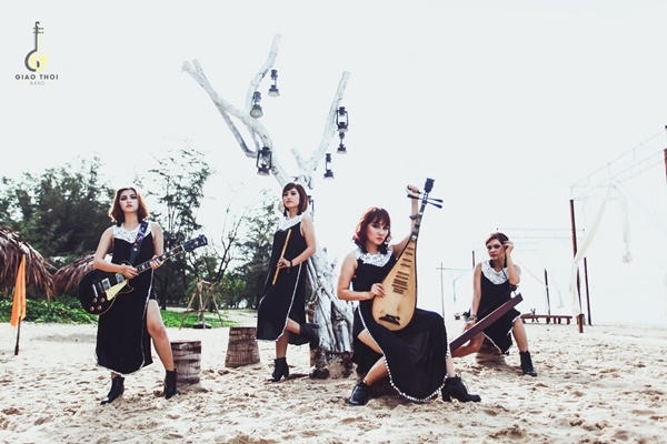 Nhóm nhạc đã vẽ lên tgowif kỳ lịch sử hào hùng của dân tộc qua ca khúc Bước chân Việt.