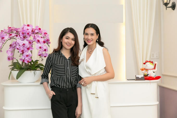 Diễn viên Anh Thư tư vấn làm đẹp cho Á hậu Thuỳ Dung trước khi thi Hoa hậu Quốc tế