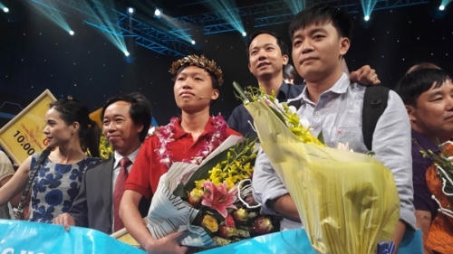 Giây phút đăng quang của của Hồ Đắc Thanh Chương.