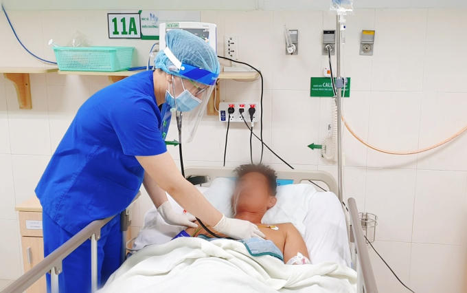 Bệnh nhân được điều trị tại Khoa Hồi sức tích cực & Chống độc (ICU) theo phác đồ viêm màng não.