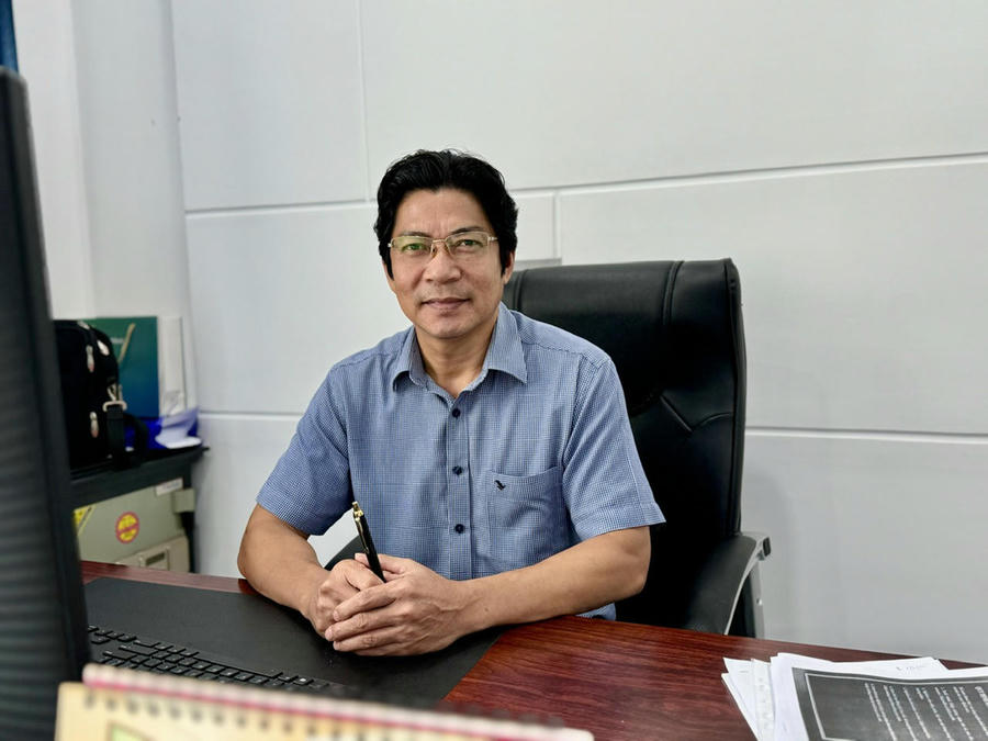 Nhà báo Đăng Bình.