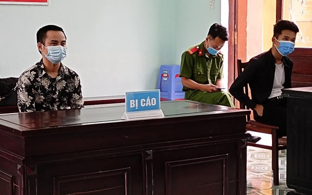 Lĩnh án 4 năm tù giam chỉ vì cướp giật một chiếc điện thoại