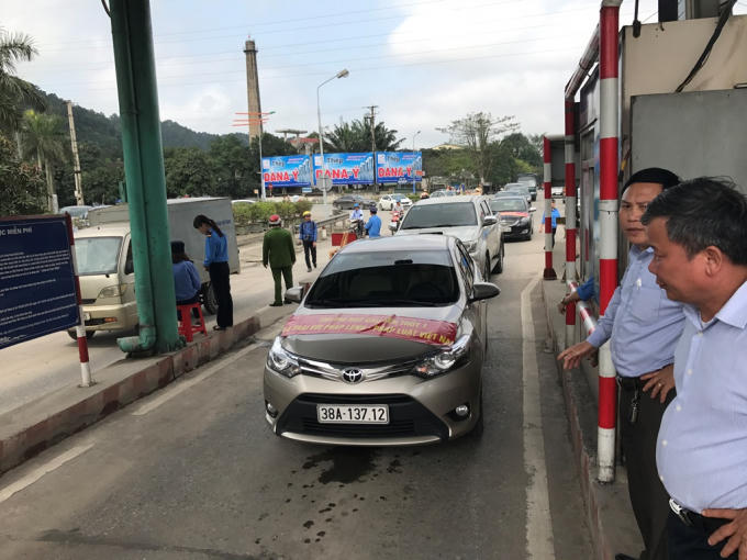 Người dân cho rằng việc thi phí BOT khi qua cầu Bến Thủy 1 trong khi họ không sử dụng hạng mục công trình được đầu tư từ nguồn vốn này là không hợp lý.