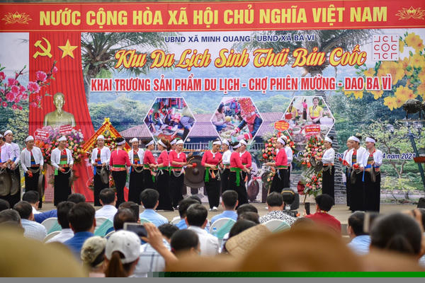 Khai trương Chợ phiên Mường - Dao Ba Vì.