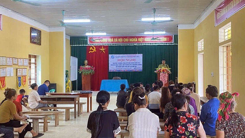 Hạt Kiểm lâm huyện Chiêm Hóa vận động nhân dân xã Phú Bình trồng rừng thay thế để thực hiện dự án cao tốc Tuyên Quang – Hà Giang.