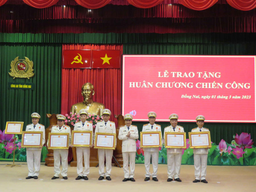các cá nhân có thành tích xuất sắc trong chuyên án 920G