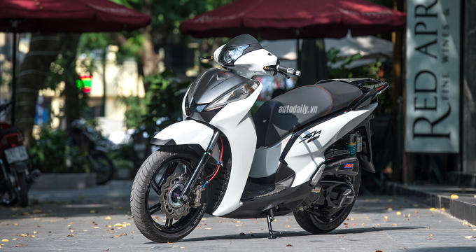 Ảnh chi tiết Honda SH300i được độ khủng tại H&agrave; Nội