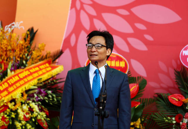 Phó Thủ tướng Vũ Đức Đam phát biểu tại lễ khai mạc.