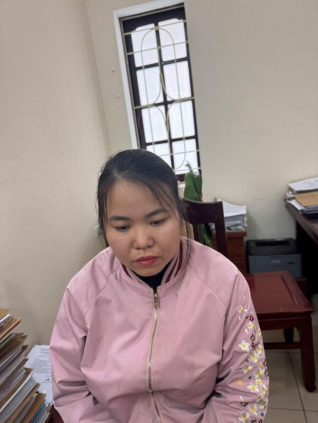 Đối tượng Phạm Thị Thủy tại cơ quan Công an.