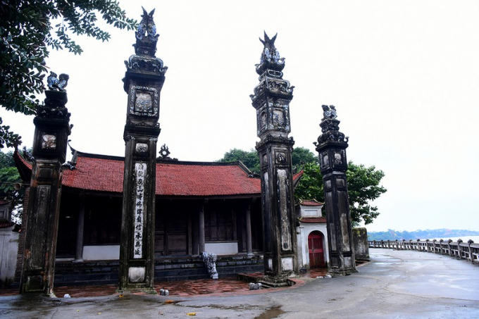 Đình Chèm có niên đại khoảng 2000 năm.