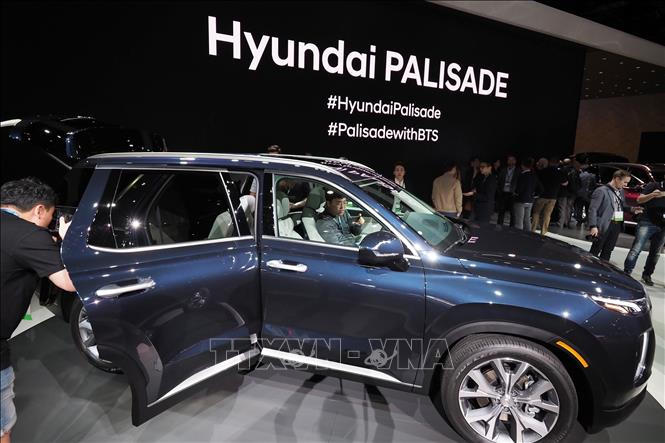 Các mẫu xe của Hyundai trưng bày tại Triển lãm Ô tô Los Angeles, Mỹ, ngày 28/11/2018. Ảnh: AFP/TTXVN