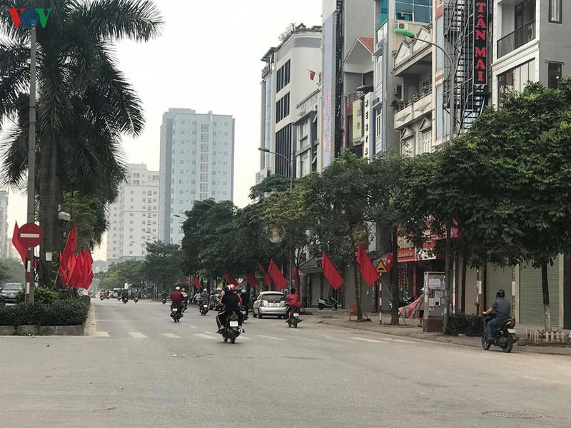 anh: nguoi ha noi binh tinh trong nhung ngay