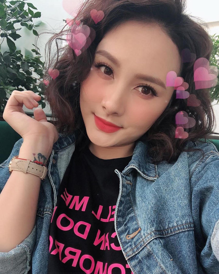 ngoc trinh binh than truoc thi phi, hari won voi vang bao tin vui hinh anh 9