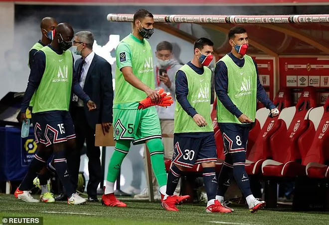 SVĐ của CLB Reims lấp kín khán giả khi Messi được tiết lộ sẽ ra sân cho PSG ở trận đầu này.