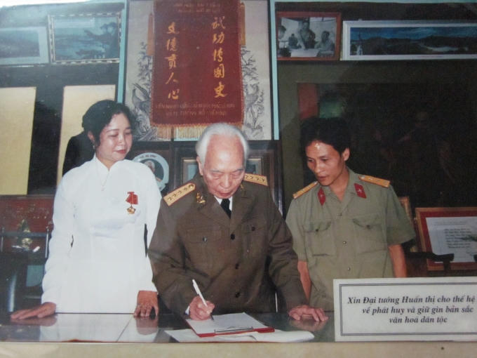 Với nhà thơ Vũ Lê Thu được gặp Đại tướng, lưu giữ những bút tích của Đại tướng sẽ là những kỉ niệm không bao giờ quên trong cuộc đời của bà