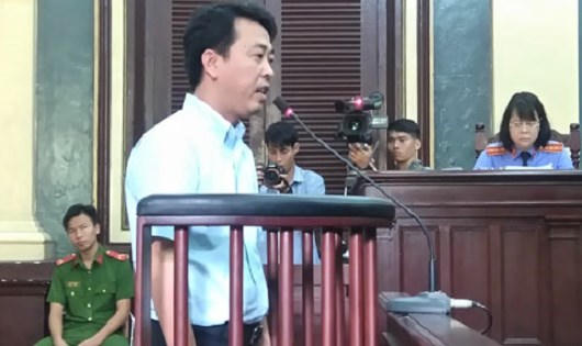 Nguyễn Minh Hùng, nguyên Chủ tịch HĐQT kiêm tổng Giám đốc công ty Cổ phần VN Pharma.