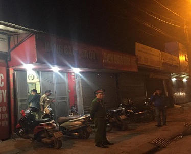 Lực lượng công an đang bảo vệ hiện trường vụ án.