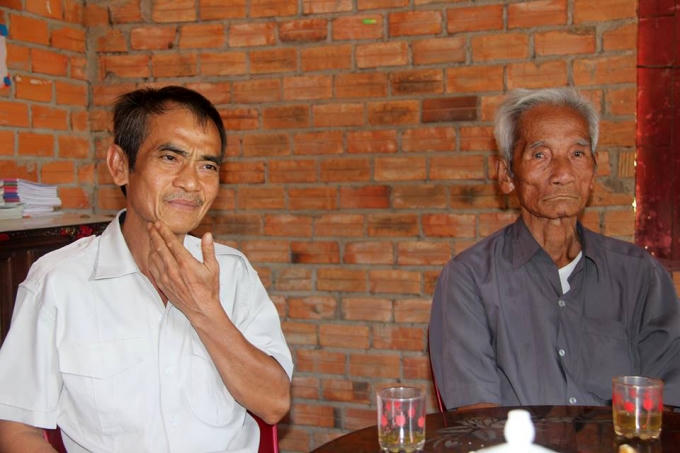 Ông Huỳnh Văn Nén và người cha già Huỳnh Văn Truyện.