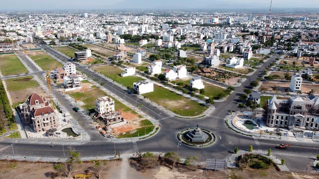 Năm 2020, Phó Thủ tướng Thường trực Trương Hòa Bình yêu cầu Thanh tra Chính phủ kiểm tra, rà soát, nêu rõ căn cứ pháp lý để kết luận các nội dung phản ánh vụ việc chuyển đổi sân golf Phan Thiết thành khu đô thị du lịch biển Phan Thiết, báo cáo kết quả trong tháng 6/2020. Ảnh Bảo Hà - Ngọc Hiếu (chụp năm 2020).