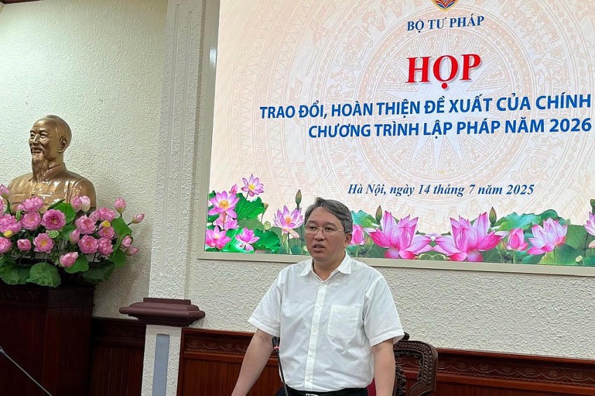 Bộ trưởng Bộ Tư pháp Nguyễn Hải Ninh chủ trì cuộc họp.