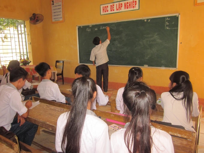 Thầy Hương biến ước mơ làm giáo viên trường làng thành hiện thực. Ảnh: Nguyệt Nguyệt