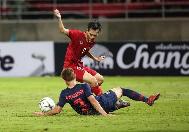 Dấu ấn của Văn Toàn trong trận hòa trên đất Thái Lan - 1